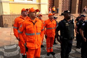 Desfile  C&iacute;vico e Hasteamento das Bandeiras no dia da Independ&ecirc;ncia