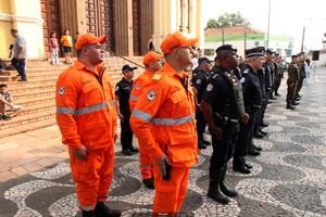 Desfile  C&iacute;vico e Hasteamento das Bandeiras no dia da Independ&ecirc;ncia