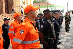 Desfile  C&iacute;vico e Hasteamento das Bandeiras no dia da Independ&ecirc;ncia