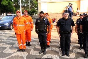 Desfile  C&iacute;vico e Hasteamento das Bandeiras no dia da Independ&ecirc;ncia