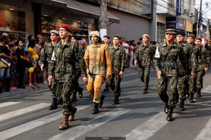 Desfile  C&iacute;vico e Hasteamento das Bandeiras no dia da Independ&ecirc;ncia