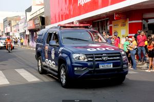 Desfile  C&iacute;vico e Hasteamento das Bandeiras no dia da Independ&ecirc;ncia