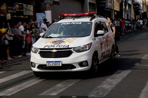 Desfile  C&iacute;vico e Hasteamento das Bandeiras no dia da Independ&ecirc;ncia