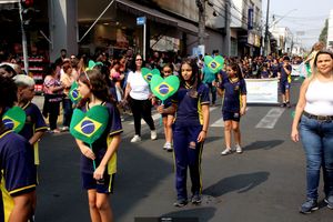 Desfile  C&iacute;vico e Hasteamento das Bandeiras no dia da Independ&ecirc;ncia