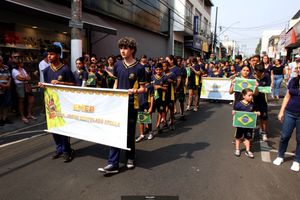 Desfile  C&iacute;vico e Hasteamento das Bandeiras no dia da Independ&ecirc;ncia