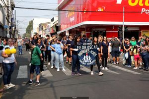 Desfile  C&iacute;vico e Hasteamento das Bandeiras no dia da Independ&ecirc;ncia