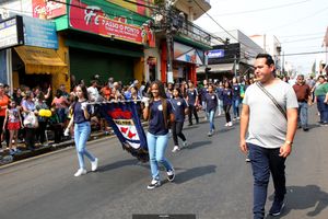 Desfile  C&iacute;vico e Hasteamento das Bandeiras no dia da Independ&ecirc;ncia