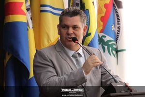 Posse de prefeito, vice-prefeita e vereadores para o mandato 2025-2028