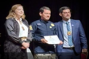 Posse do Chefe de Departamento e do Delegado Regional de Po&ccedil;os de Caldas e Entrega da Medalha de Distin&ccedil;&atilde;o Policial Civil e do Certificado Destaque Profissional