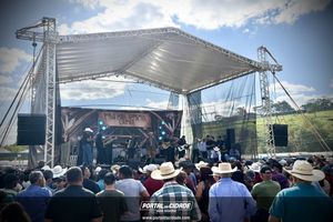     Queima do Alho em Nova Resende: veja os melhores momentos