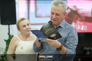 Lan&ccedil;amento do livro "De volta a Santiago" do prefeito Maur&iacute;cio Gehlen 