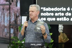 Lan&ccedil;amento do livro "De volta a Santiago" do prefeito Maur&iacute;cio Gehlen 