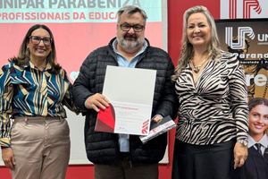 Homenagem ao N&uacute;cleo Regional e 44 diretores de Paranava&iacute;