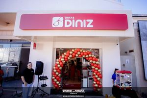 Inaugura&ccedil;&atilde;o &Oacute;ticas Diniz Pen&aacute;polis 