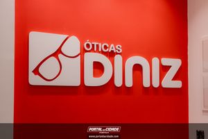 Inaugura&ccedil;&atilde;o &Oacute;ticas Diniz Pen&aacute;polis 