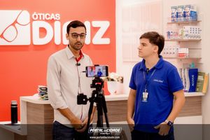 Inaugura&ccedil;&atilde;o &Oacute;ticas Diniz Pen&aacute;polis 