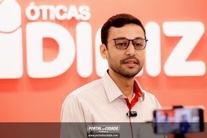 Inaugura&ccedil;&atilde;o &Oacute;ticas Diniz Pen&aacute;polis 