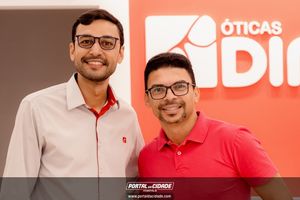 Inaugura&ccedil;&atilde;o &Oacute;ticas Diniz Pen&aacute;polis 