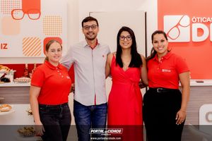 Inaugura&ccedil;&atilde;o &Oacute;ticas Diniz Pen&aacute;polis 