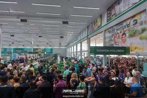 Inaugura&ccedil;&atilde;o Supermercado Irm&atilde;os Gon&ccedil;alves da Avenida Mamor&eacute;