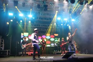 Banda Acr&oacute;polis &ndash; Flash Night (Festa do Padroeiro)