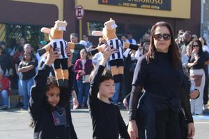 DESFILE C&Iacute;VICO &ndash; 132 ANOS DE RIO DAS PEDRAS