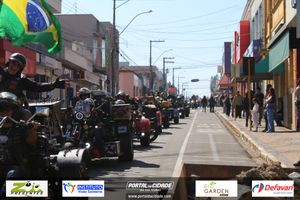 DESFILE C&Iacute;VICO &ndash; 132 ANOS DE RIO DAS PEDRAS