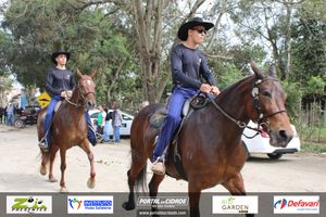 Desfile dos Cavaleiros e Charreteiros