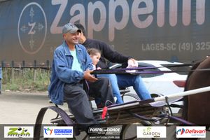 Desfile dos Cavaleiros e Charreteiros