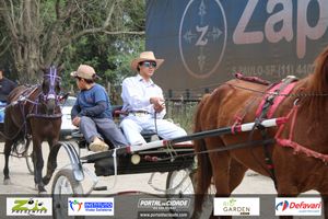 Desfile dos Cavaleiros e Charreteiros