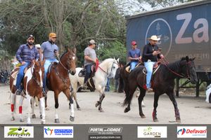 Desfile dos Cavaleiros e Charreteiros