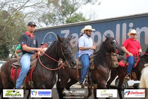 Desfile dos Cavaleiros e Charreteiros
