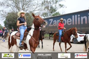 Desfile dos Cavaleiros e Charreteiros