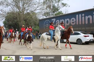 Desfile dos Cavaleiros e Charreteiros