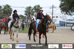 Desfile dos Cavaleiros e Charreteiros