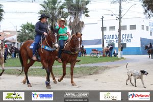 Desfile dos Cavaleiros e Charreteiros