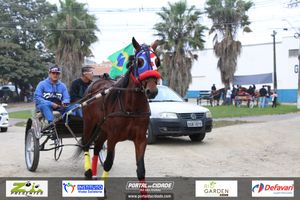 Desfile dos Cavaleiros e Charreteiros