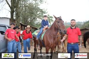 Desfile dos Cavaleiros e Charreteiros