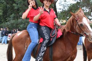 Desfile dos Cavaleiros e Charreteiros