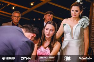 15 Anos Lara Finder
