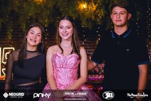 15 Anos Lara Finder