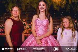 15 Anos Lara Finder