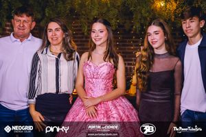 15 Anos Lara Finder