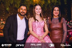 15 Anos Lara Finder
