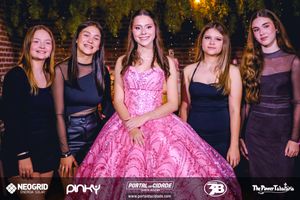 15 Anos Lara Finder