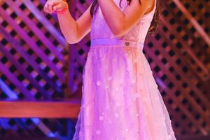 15 Anos Lara Finder