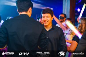 15 Anos Lara Finder