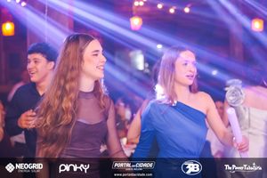 15 Anos Lara Finder
