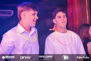 15 Anos Lara Finder