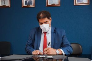 OAB Sumar&eacute; realiza a 1&ordf; entrega do ano das carteiras aos novos Advogados
